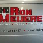 Logo op bedrijfsbus Ron Meijeren