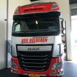 Autobelettering bedrukken merk logo bedrijfswagen vrachtwagen