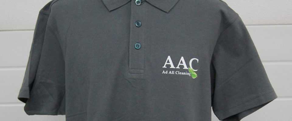Polo met logo op de borst AAC
