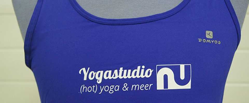 Yogakleding met logo