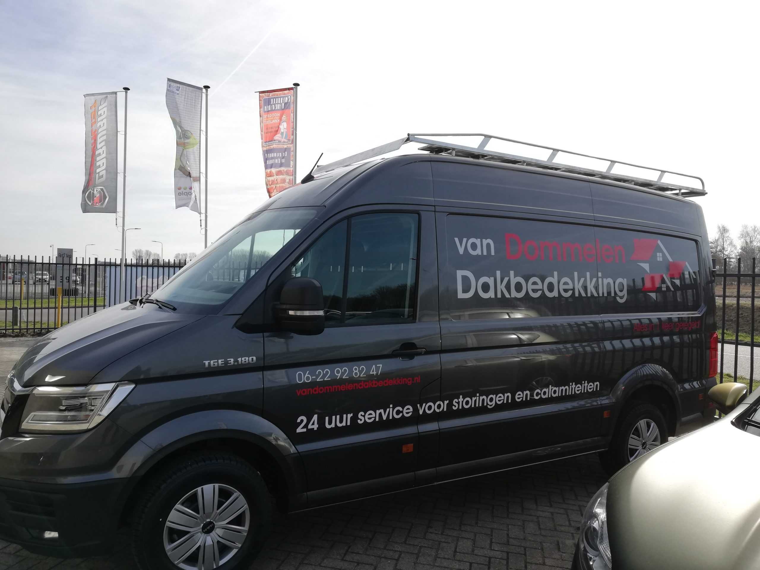 Van Dommelen Tilburg bedrijfsbus reclame carwrap