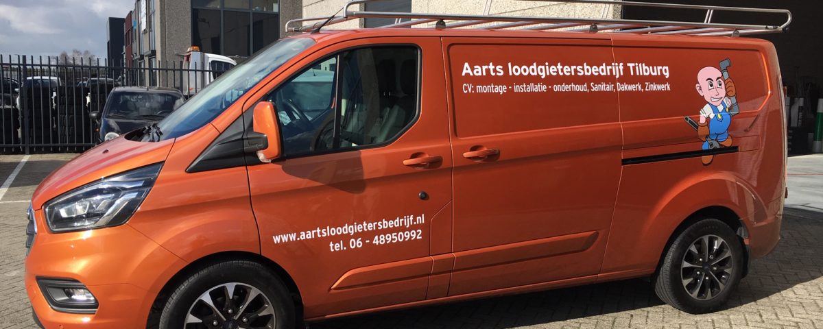 Aarts loodgietersbedrijf Tilburg bedrijfsbus reclame carwrap